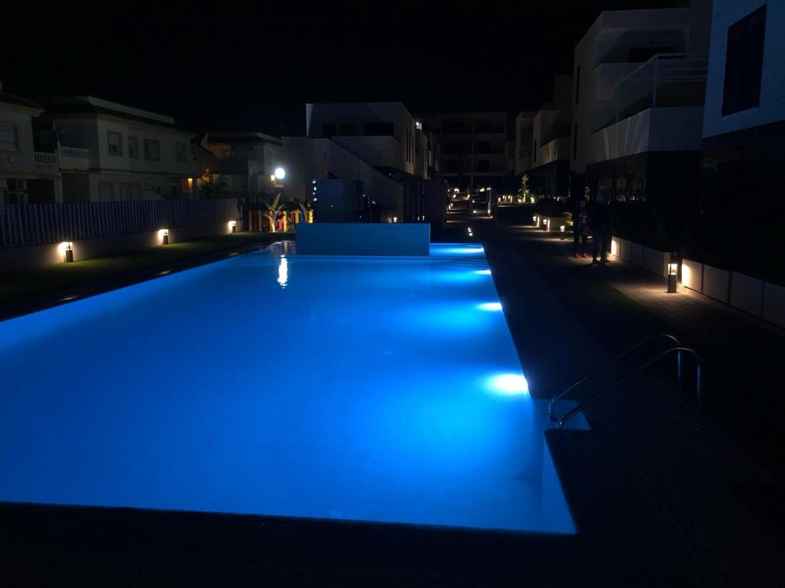 오리후엘라 Palmview Poolside Heaven In Turquesa Del Mar 아파트 외부 사진